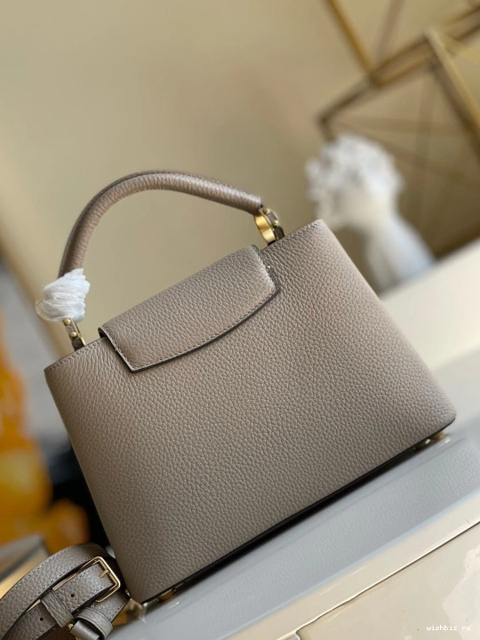 WIS BB LOUIS CAPUCINES VUITTON 0123